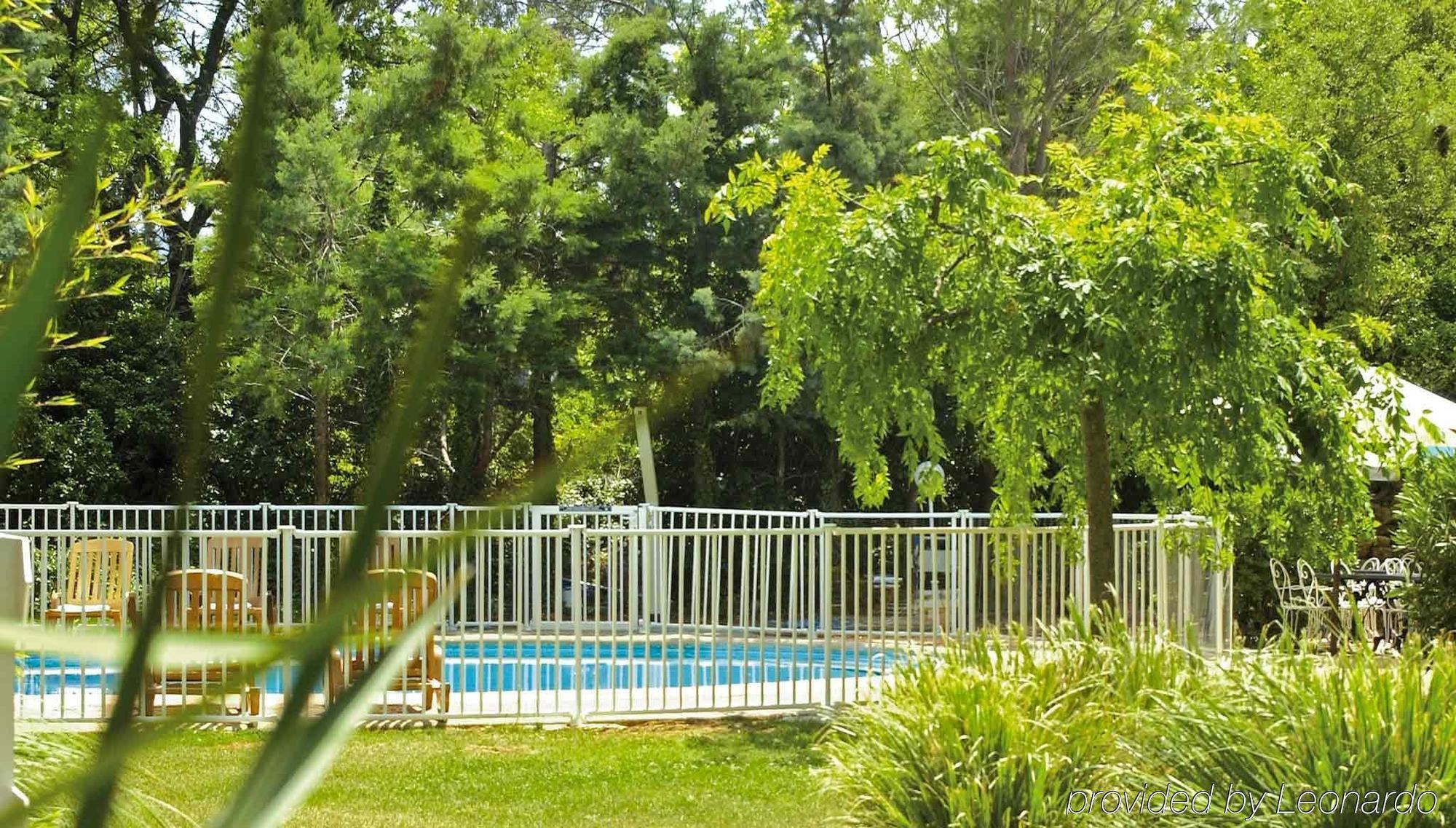 Ibis Budget Brignoles Provence Bagian luar foto